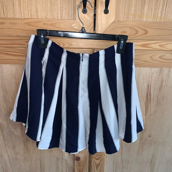 Trac NWT navy blue/white wide leg flowy boho shorts size L - Picture 5 of 6